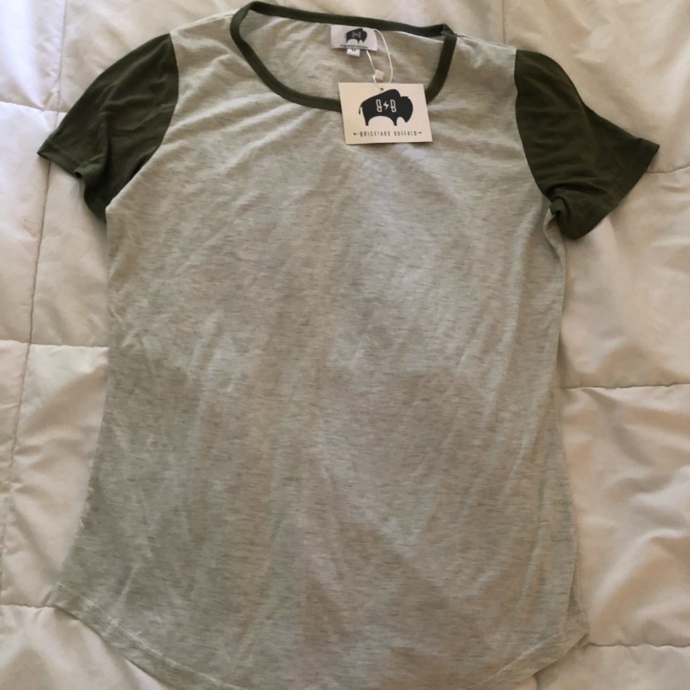 NWT Super Soft Brickyard Buffalo Tee